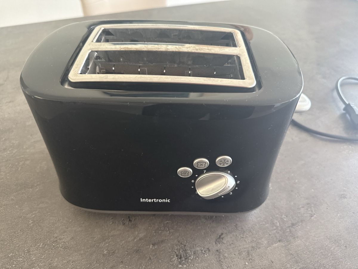 Elettrodomestici da cucina: Intertronic Toaster, schwarz, gebraucht – Usato da Euthal venduto da 99Antik
