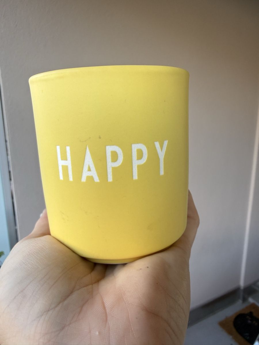 Pantone Tazze: Happy-vibes Coffee / Tee Mug in Sonnengelb – Usato da Bern venduto da kwa_pyt9