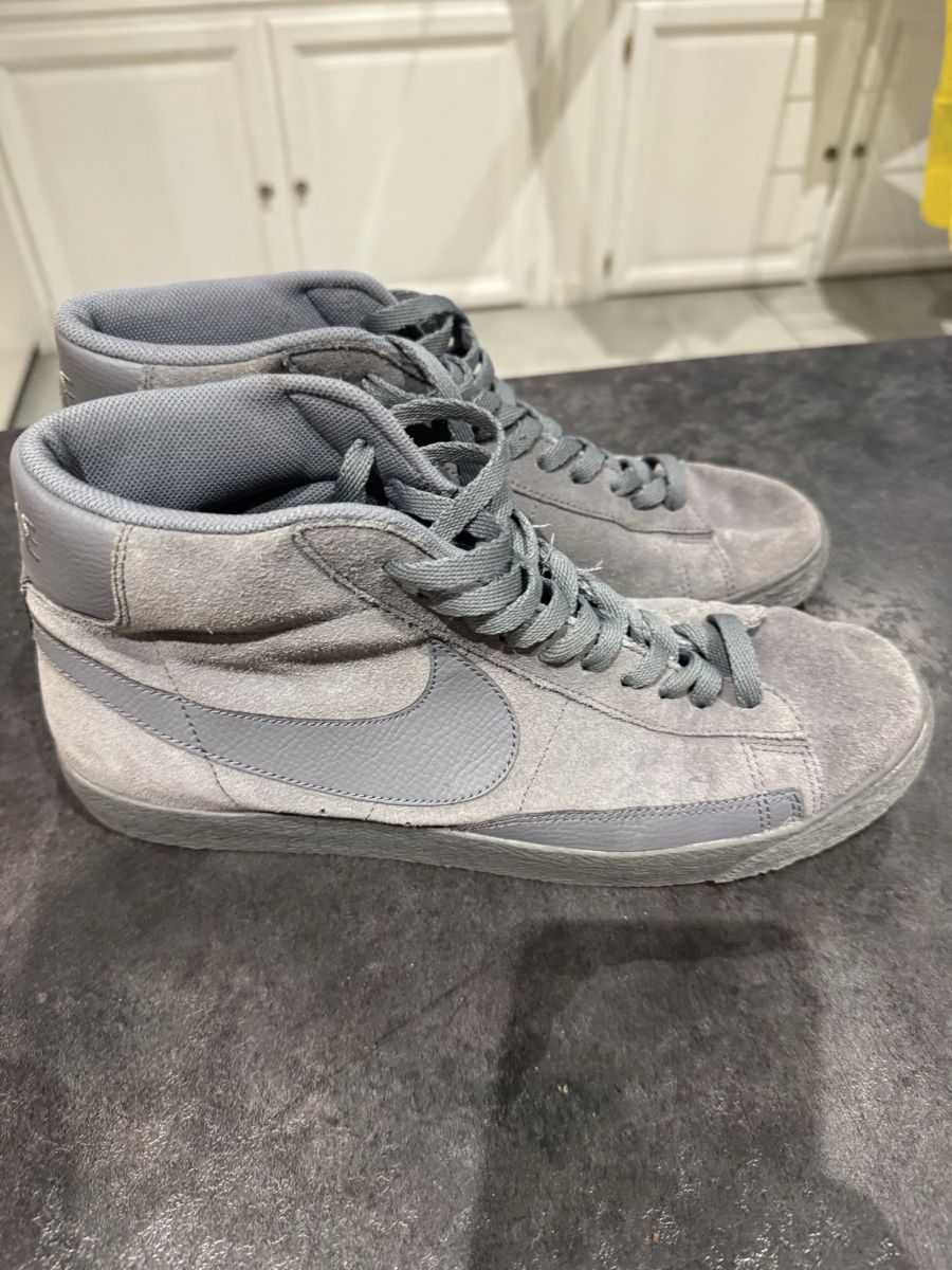 Scarpe da uomo: Nike Blazer Mid Premium grey – Usato da Gland venduto da ron_m8cc