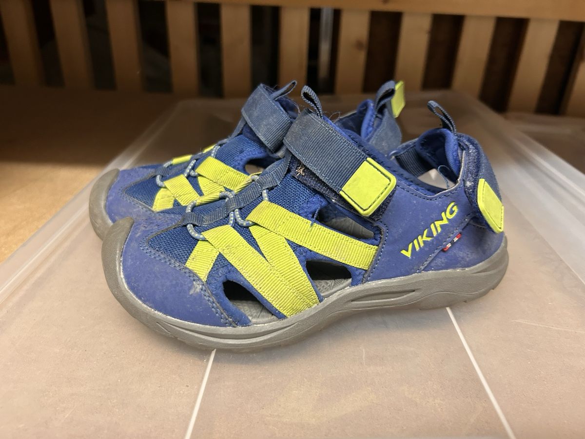 Viking Scarpe per ragazzi: Wasserschuhe Viking 31 – Usato da Amden venduto da roatan01