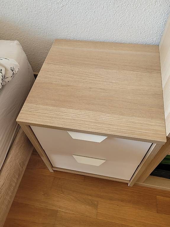 Tables de nuit: Nachttischmöbel – D'occasion à Oberburg par Sara.w