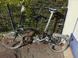 Faltrad Brompton schwarz mit Gepäckträger gebraucht