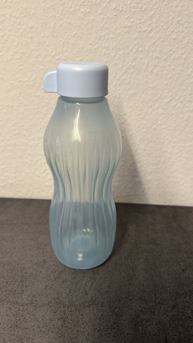 Tupperware Borracce & Thermos: Tupperware Trinkflasche blau 500ml – Usato da Dübendorf venduto da lilmissprincess