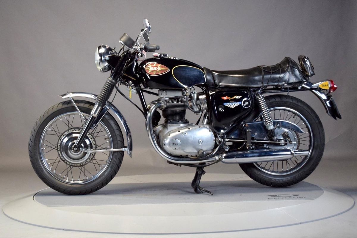 Strada: BSA A65 Lightning 03/1971  restaurata – Usato da Paradiso venduto da Lorenzo-64 1