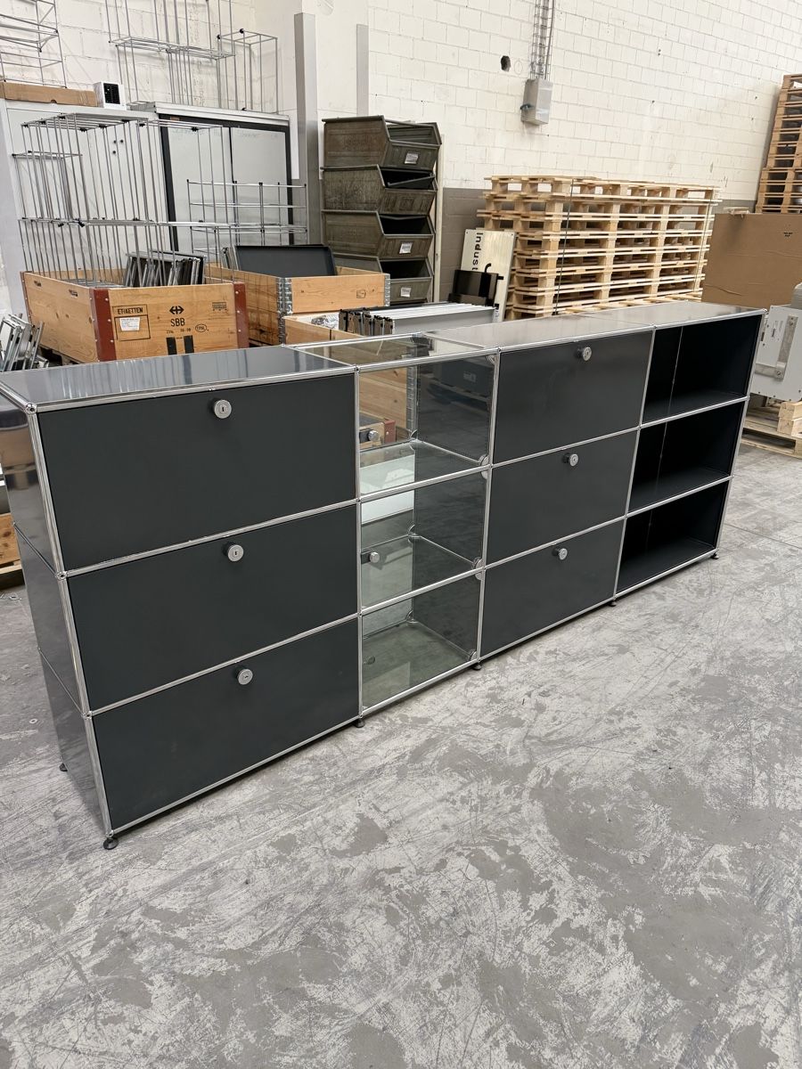 USM Scaffali: USM Haller Sideboard mit Vitrine 4x3 Anthrazitgrau Q2 – Usato da Balsthal venduto da Designhaus.Schmitt 1