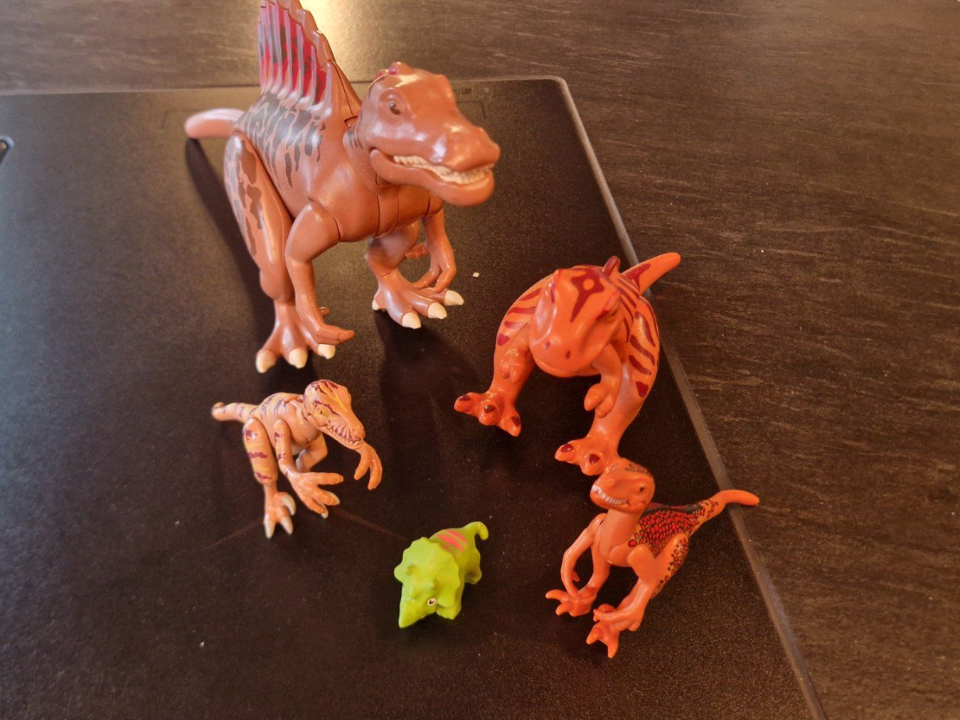 Spielzeuge: Dinos und Gummischlange – Gebraucht aus Linthal von nat_gp2j