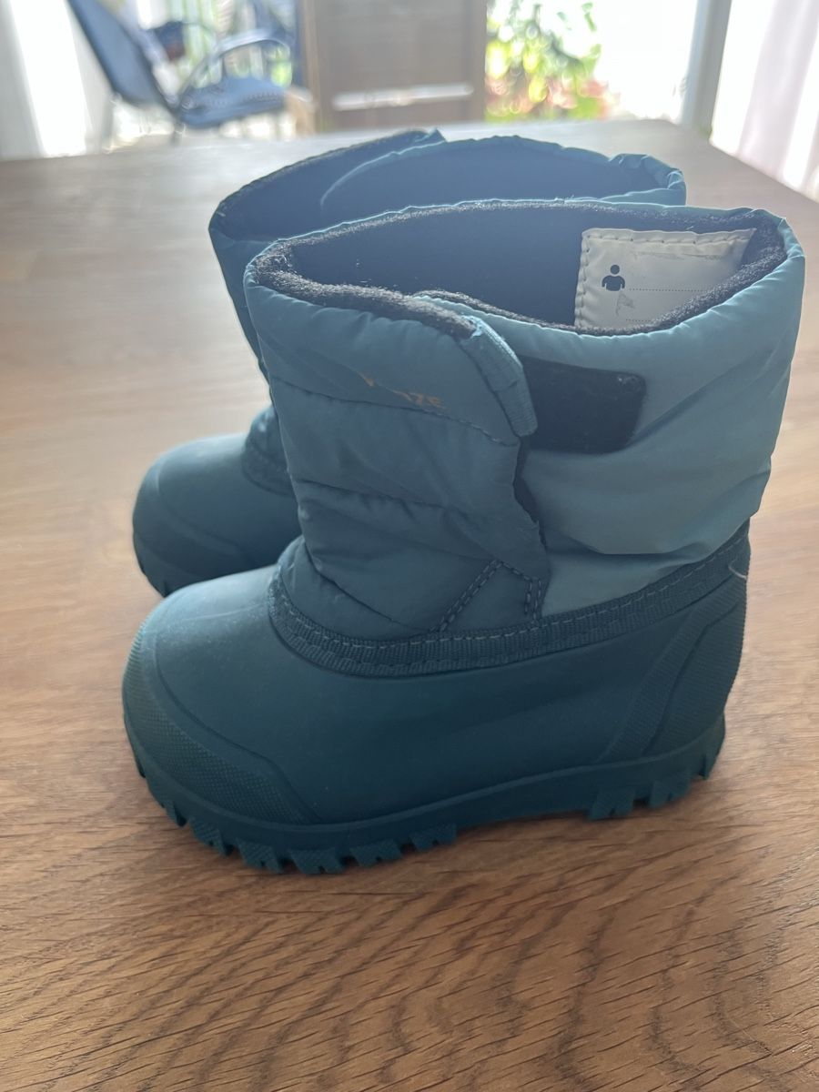 Decathlon Schuhe für Jungen: Wedze Winterboots 22/23 – Gebraucht aus Ostermundigen von Mihela 1
