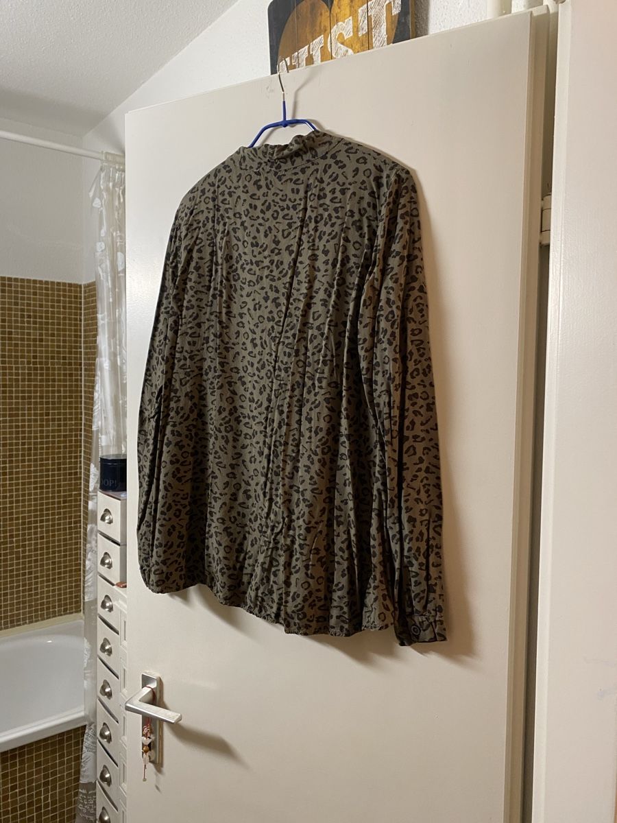 Camicette: Leoparden Bluse Gr. M/L – Usato da Zürich venduto da VictoriaV01 1