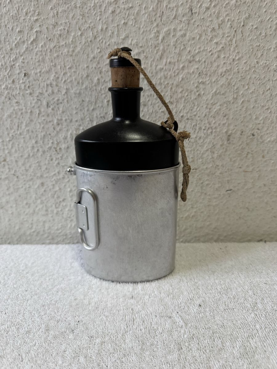 Schweizer Armee Attrezzatura & Pezzi di ricambio: Trinkflasche Schweizer Militär – Usato da Lenzburg venduto da Meister_k 1