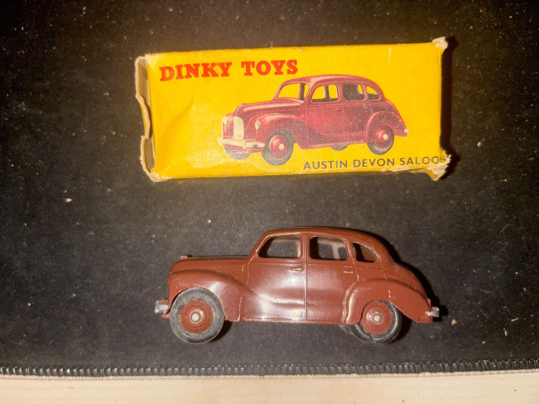 Dinky Toys Modellautos: Dinky Toys Austin Devon Saloon Marron Réf. 152 - OVP – Gebraucht aus Genève von ele_bf9g