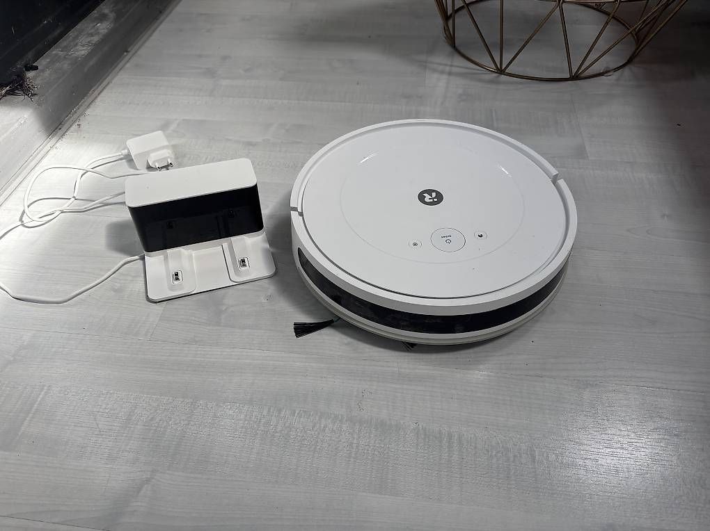 Irobot Aspirateurs & Accessoires: iRobot Roomba Combo Essential Saug-/Wischroboter – D'occasion à Zürich par fel_k9mp 2