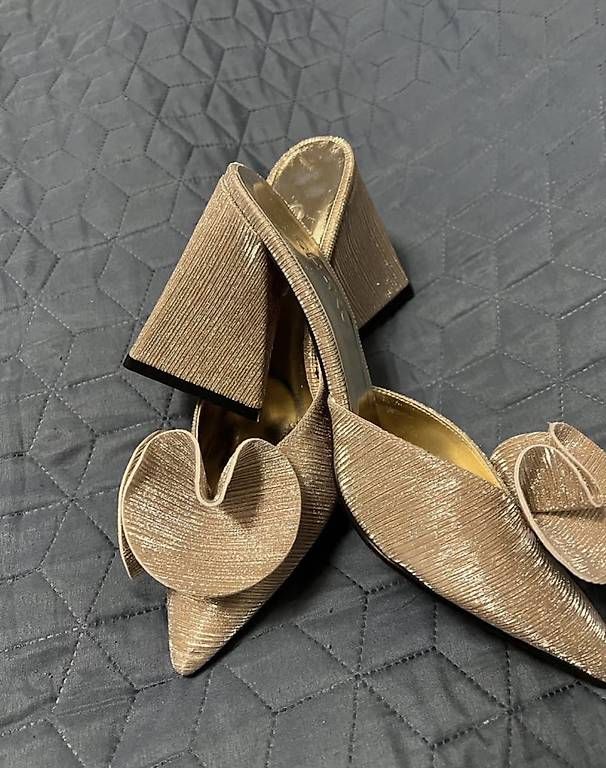 Damenschuhe: PUMPS – Gebraucht aus Glattbrugg von mir_vx2c 1