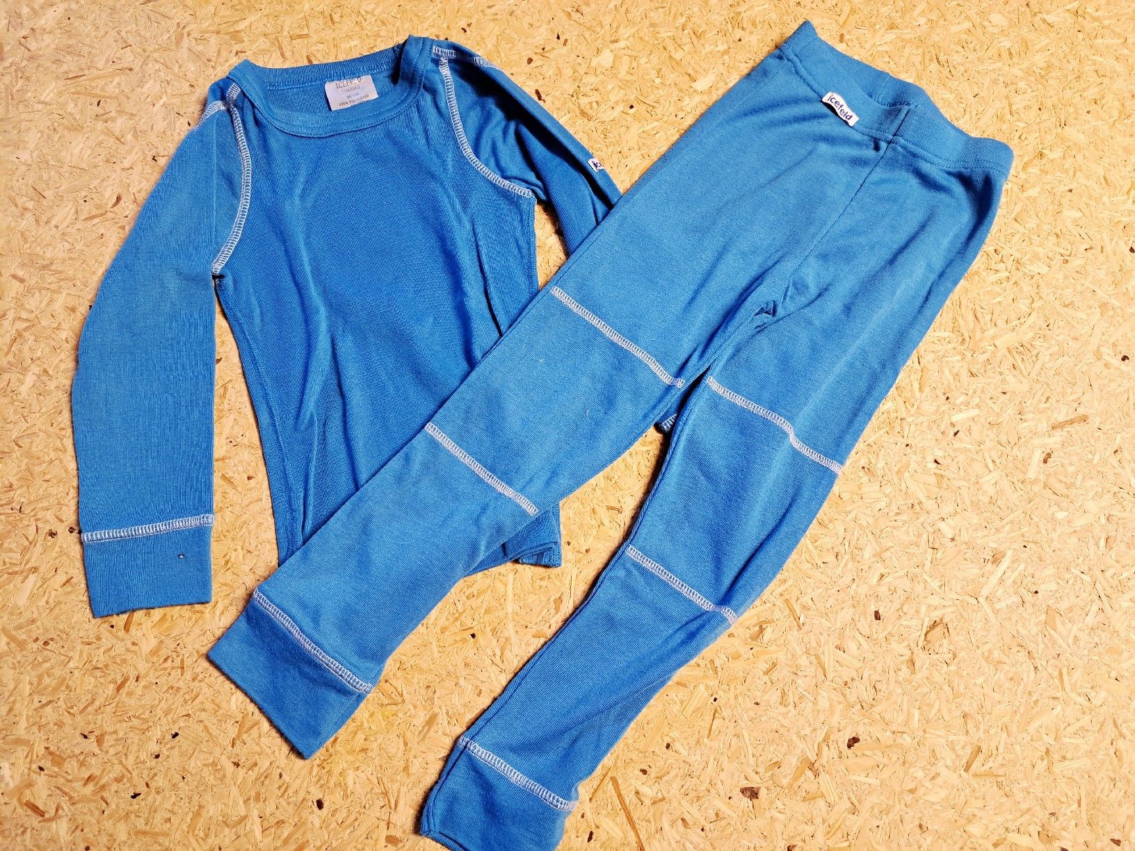 Lotti & Set di vestiti: Kinder-Thermounterwäsche Grösse 98/104 – Usato da Basadingen venduto da Perlenfee_Schweiz 1