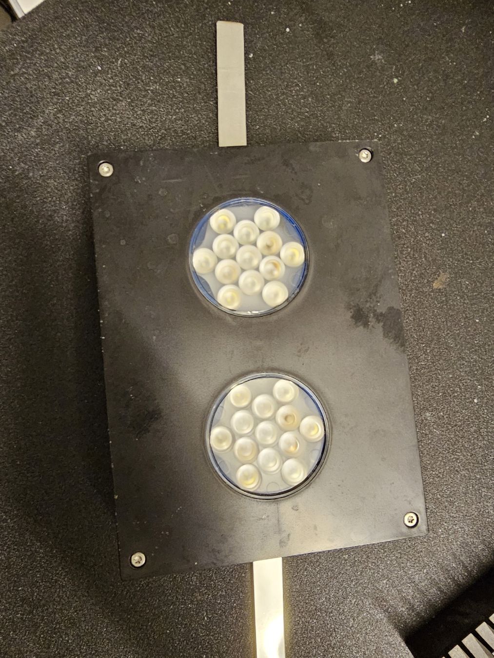 Lampade: Ai Hydra 26 Led  – Usato da Samstagern venduto da FastLive