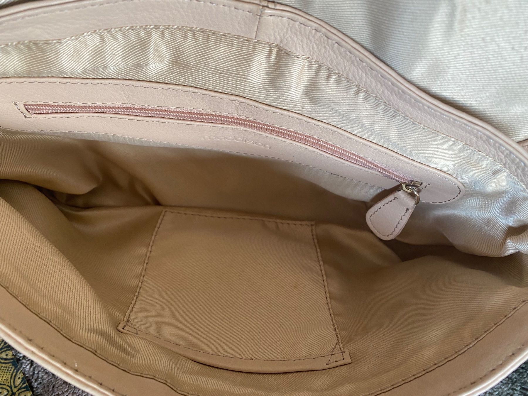 Maddison Borse da donna: MADDISON Premium Umhängetasche – Usato da Besazio venduto da BagCycle 5