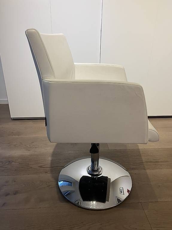 Chaises: Sedia in eco pelle girevole – D'occasion à Lugano par fed_f6zt