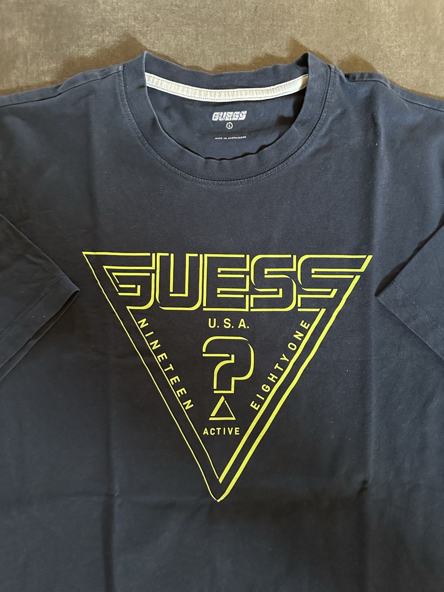 Guess T-shirt: T-shirt blue, size L, GUESS – Usato da Losone venduto da Gioelenalli_ 2