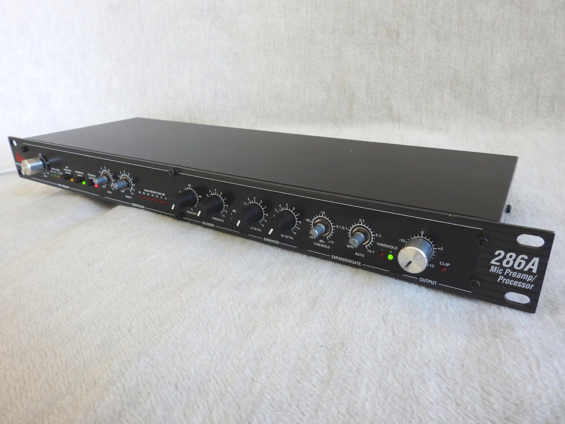 Dbx Equalizer: DBX 286A Microphone Preamp Channelstrip compressor de-esser – Gebraucht aus Zürich von  1