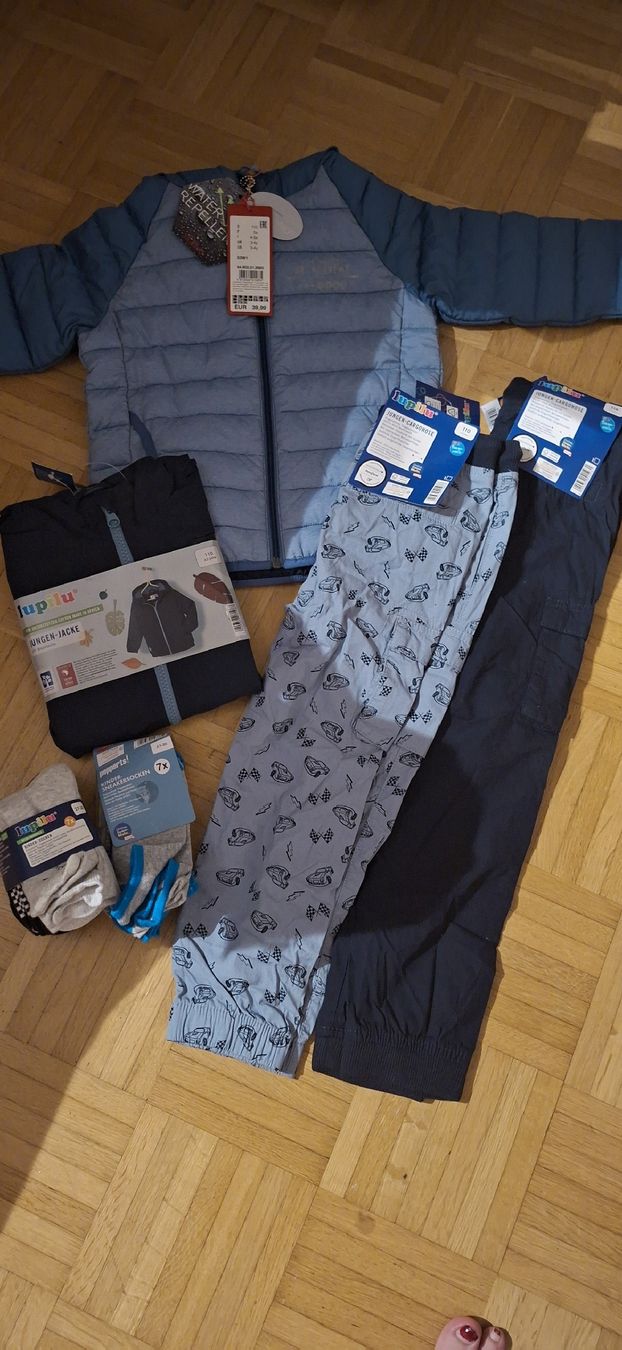 Lotti di vestiti: Kinderkleiderpaket – Nuovo e nell'imballaggio originale da Tuggen venduto da Karin026