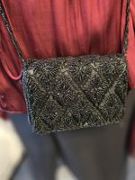 Schicke Vintage Handtasche, komplett perlenbestickt, schwarz