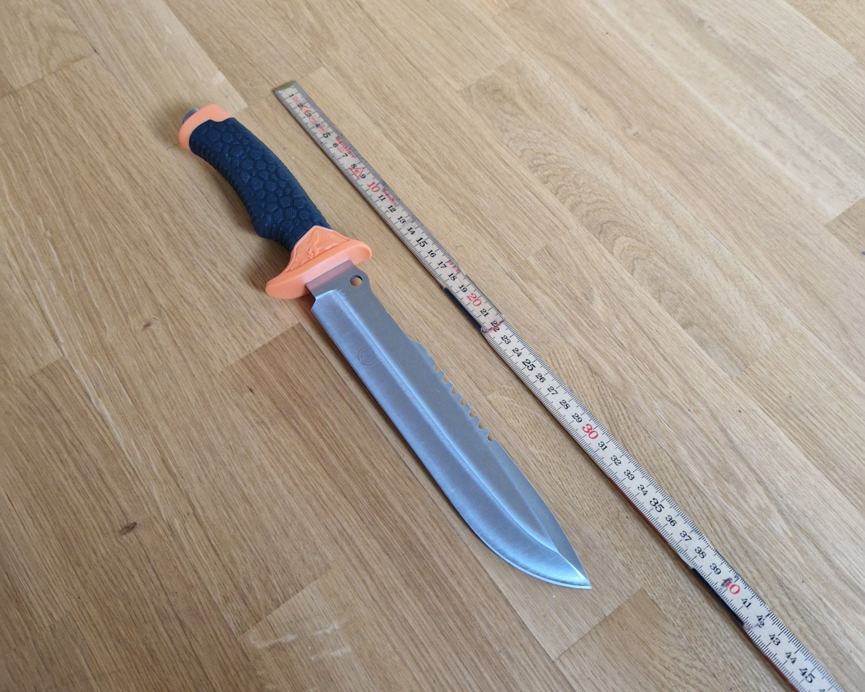 Zubehör: Messer, Dolch – Neu und originalverpackt aus Dorf von Messer-Schweiz 1