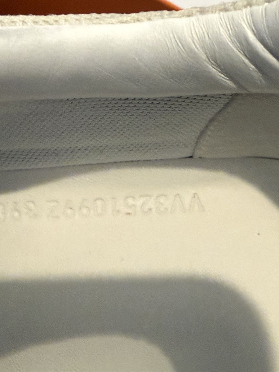 Hermès Scarpe da uomo: Hermes Sneaker beige Grösse 39  – Nuovo (secondo la descrizione) da Staad SG venduto da Ris_wwr88 3