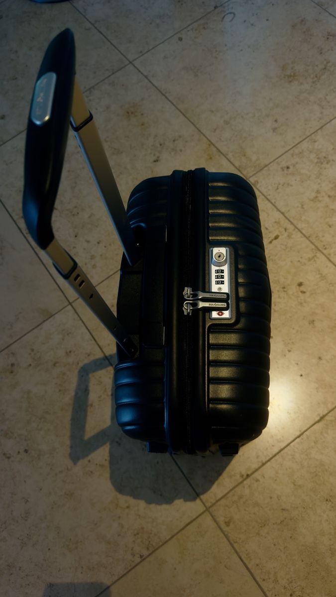 Samsonite Reisekoffer: Samsonite Spinner 55/20 schwarz guter Zustand – Neu (gemäss Beschreibung) aus Zürich von Aqua2 1