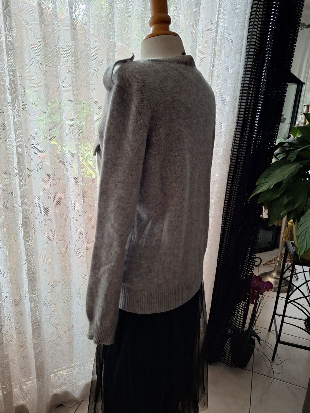Caroll Pullover & Sweatshirts: Pull cardigan 100% cachemire, 40-42 – Gebraucht aus St-Triphon von Jldr0 2