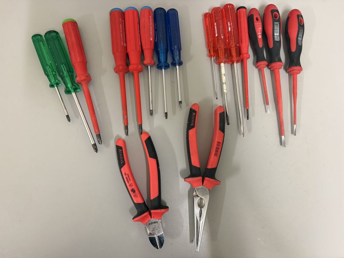 PB Swiss Tools Tous les outils: Schraubenzieher gebraucht/neue  – Neuf (Voir description) à Zürich par papaplatte
