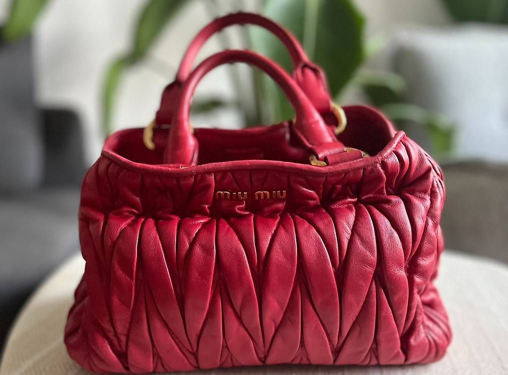 Taschen für Damen: Miu Miu Tasche – Gebraucht aus Zürich von Fashionchick 1