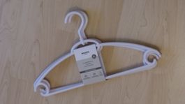 4 Kleiderbügel weiss
