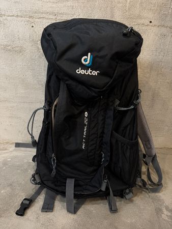 Deuter ACT Trail 22 SL. Hiking bag
