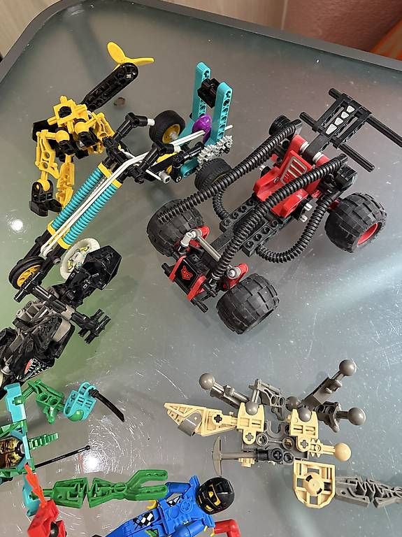 Jeux de construction: Lot robots lego – D'occasion à La Chaux-de-Fonds par reg_yw68 2