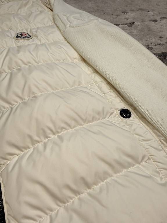 Moncler Giacche: Moncler Cardigan Weiss – Usato da Kiesen venduto da Leonkrebs 2