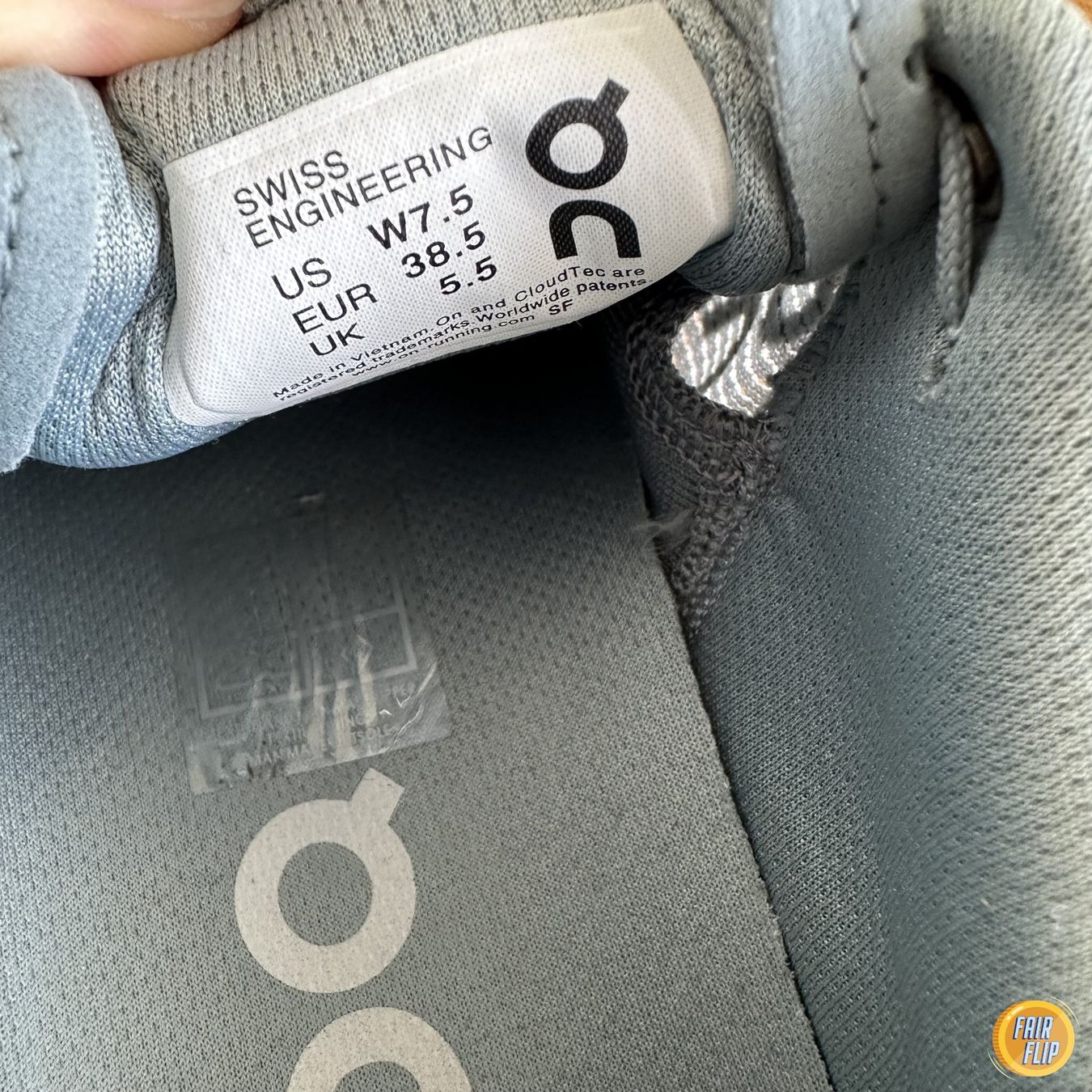On Scarpe da donna: On Cloudsurfer Damen-Laufschuhe Gr. 38.5 – Usato da Luzern venduto da fairflip 4