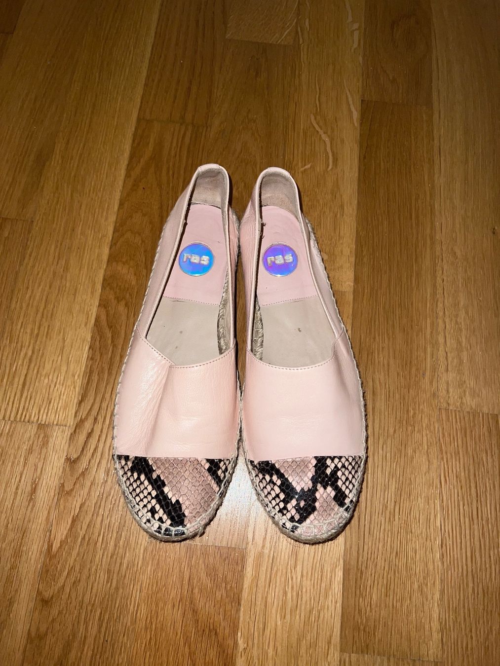 Damenschuhe: Espadrilles RAS 40 – Gebraucht aus Cologny von PEACEANDLOVE
