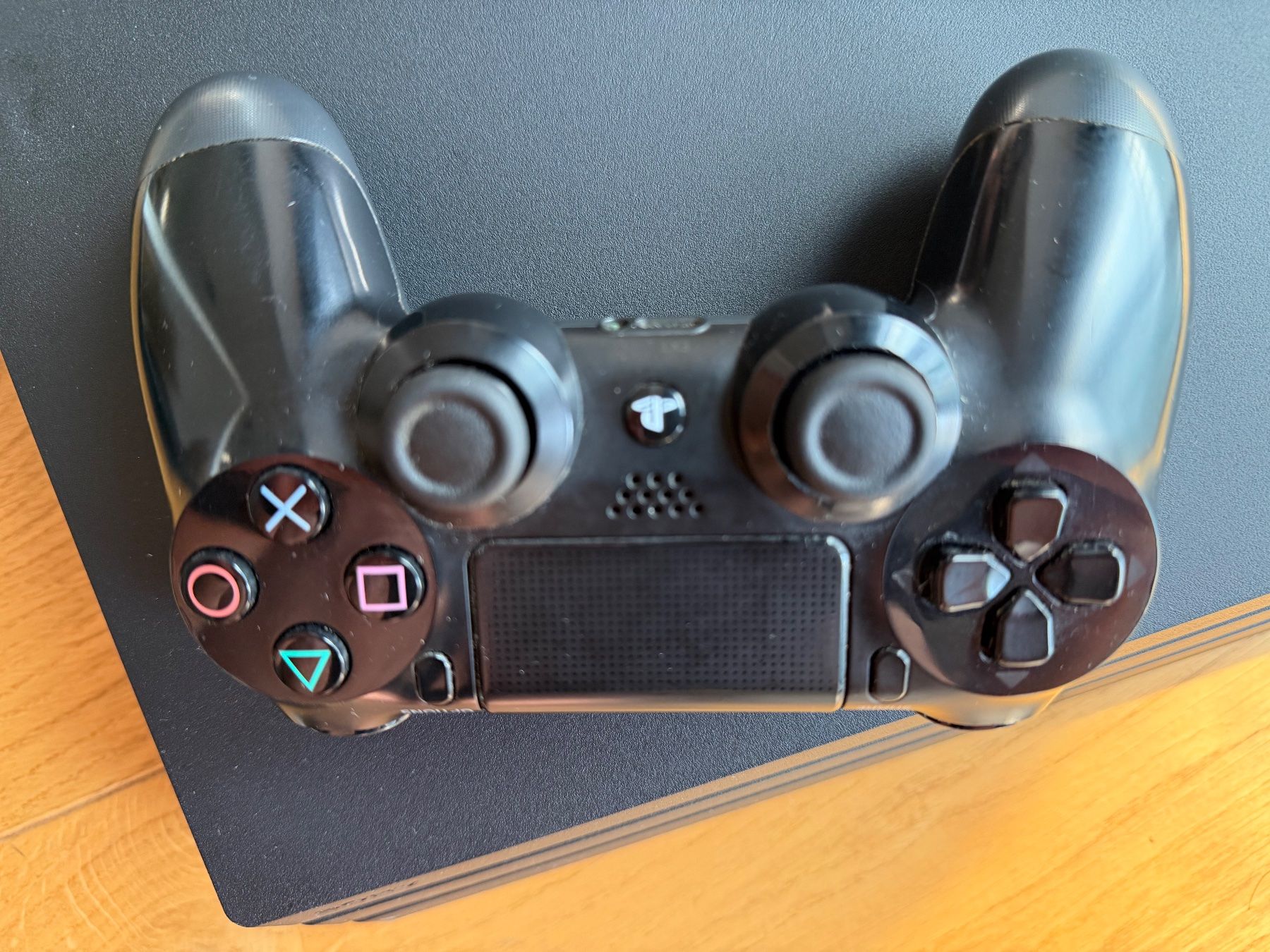 Sony Konsolen: Sony PlayStation 4 Pro 1TB Schwarz | 1 Original Controller | – Gebraucht aus Horgen von rei_8k7q 4