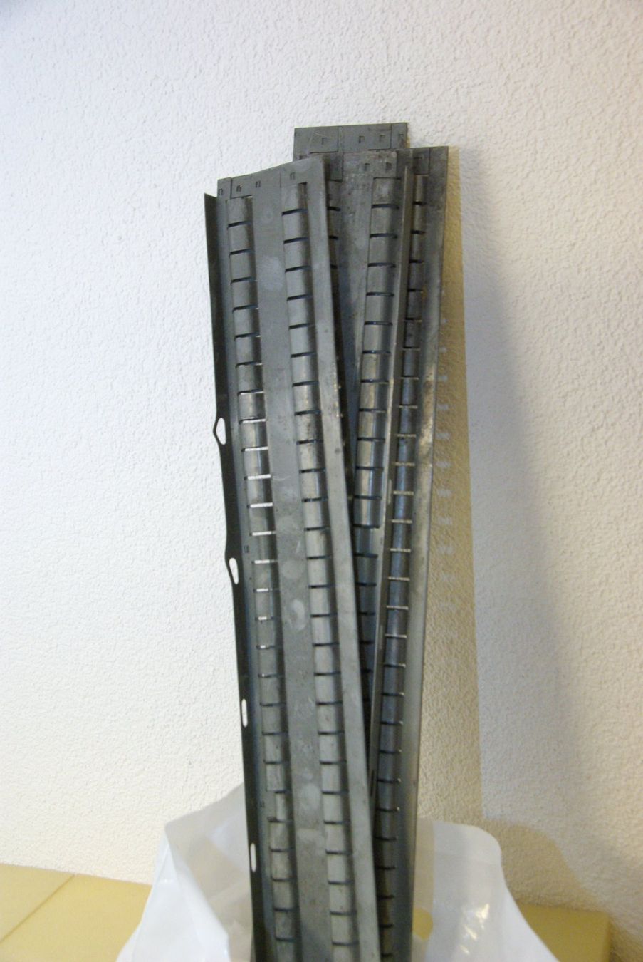Lista Tutti gli attrezzi: 4x LISTA Schlitzwände ca. 600mm – Difettoso da Herisau venduto da Cevianer1844 1