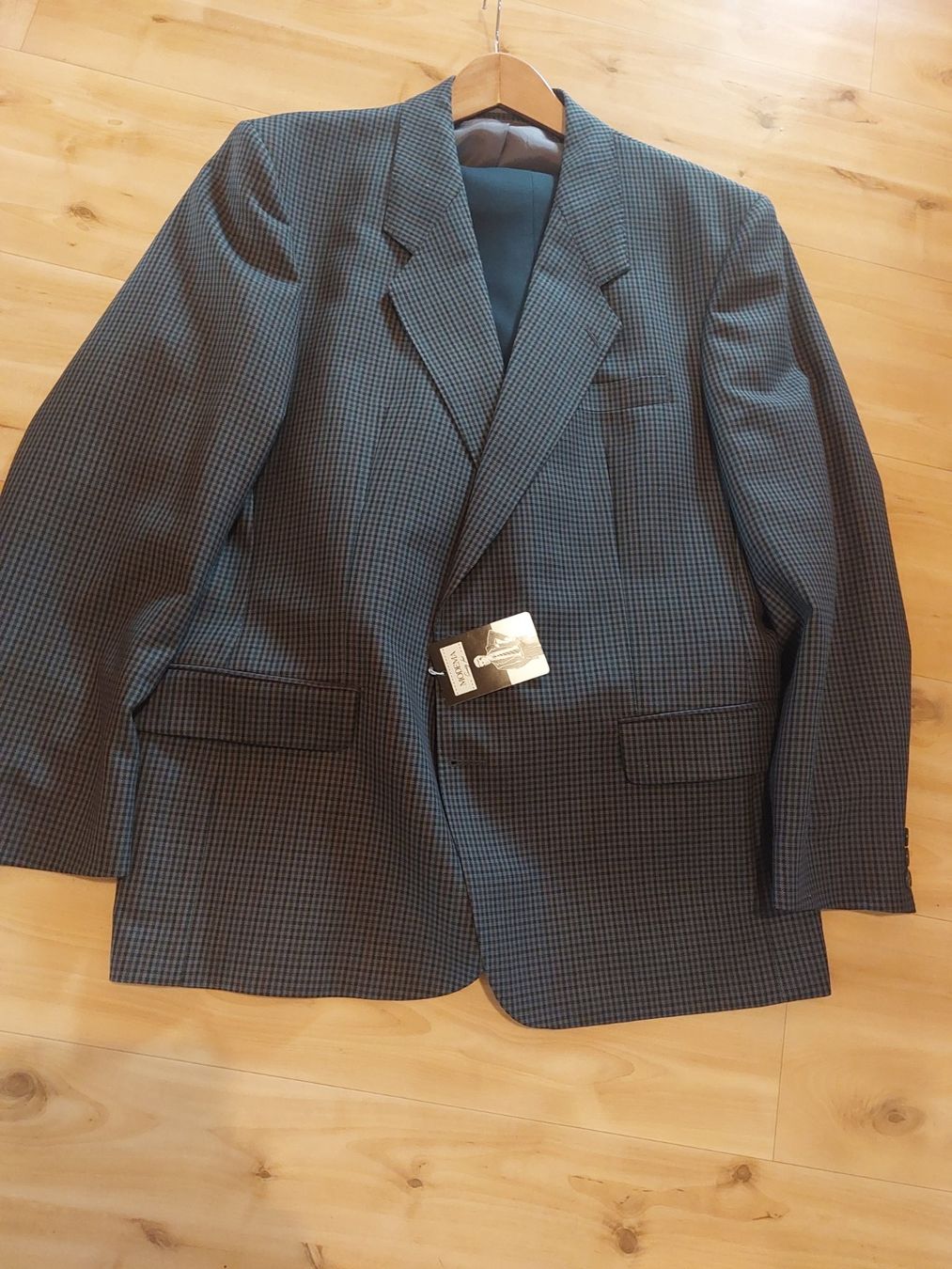 Costumi: Herrenkleid Gr 54 Hose 48 – Nuovo e nell'imballaggio originale da Landquart venduto da Cedes