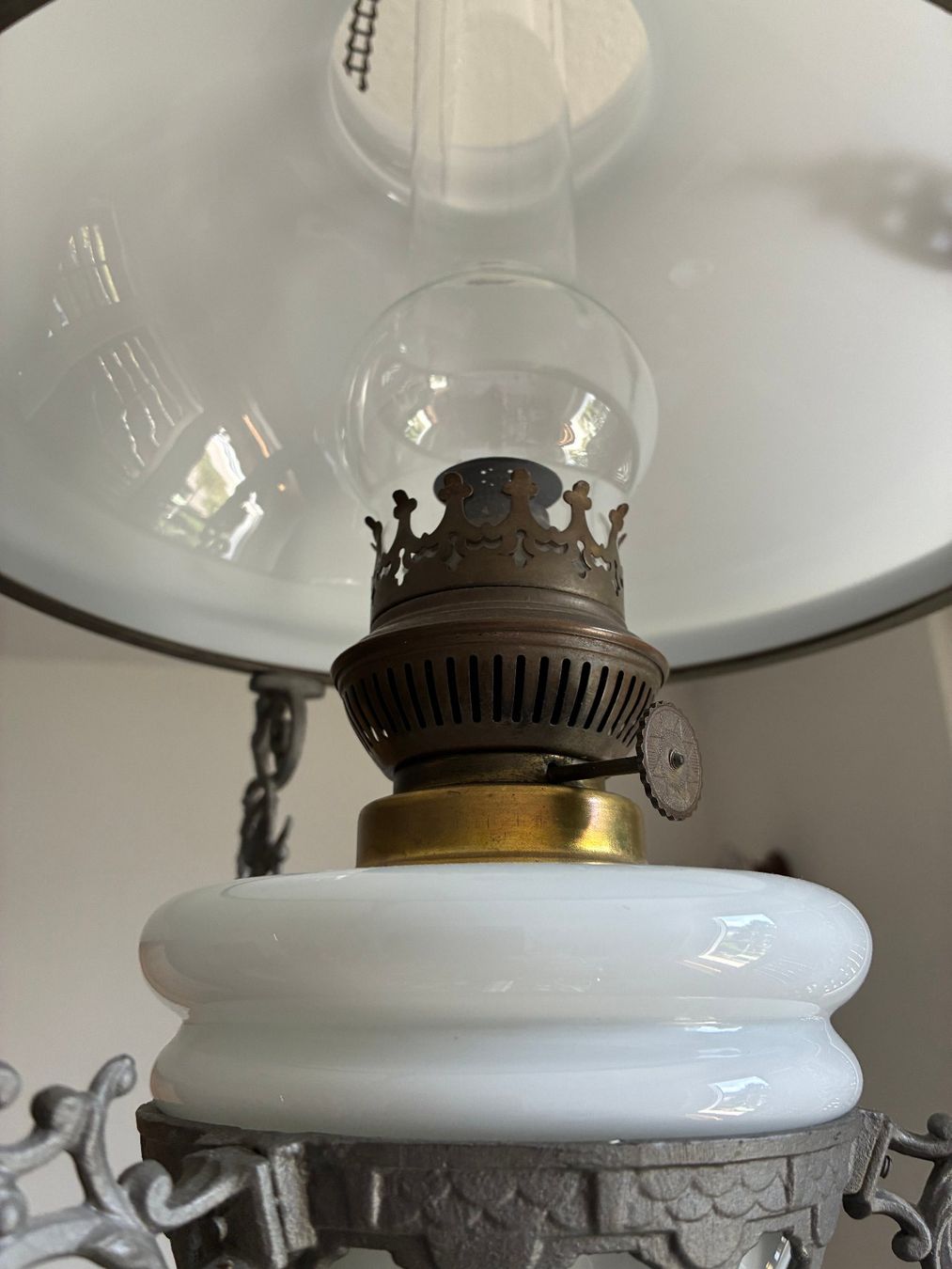 Lampadari & plafoniere: Hängelampe antik Messing Glas weiss – Usato da Uznach venduto da Kas-Fri 3