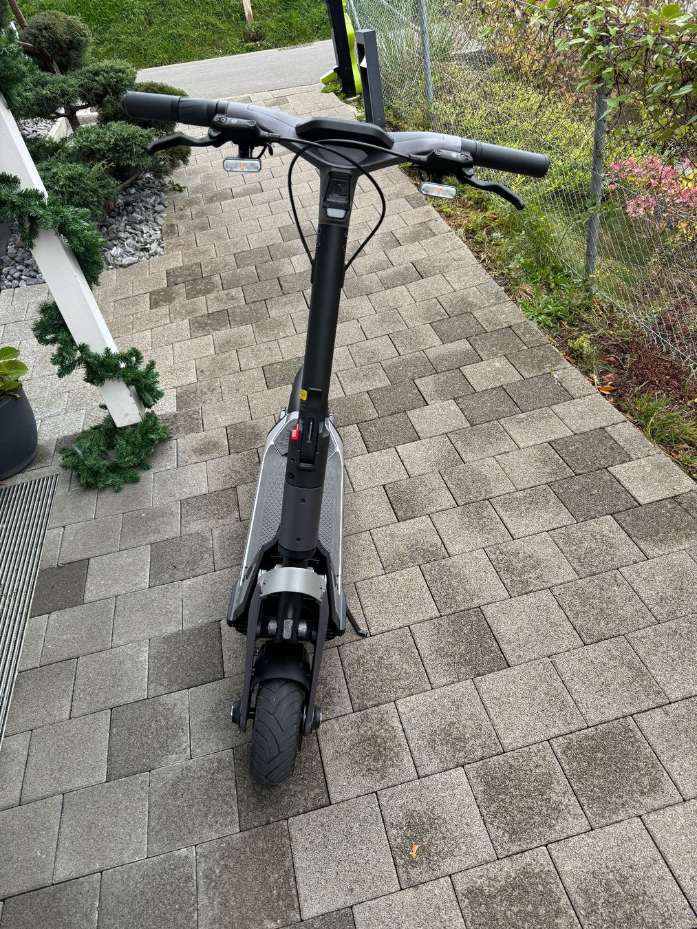 Segway Kickboard: Segway-Ninebot KickScooter GT1D – Usato da Horgen venduto da Auction-Kings 3