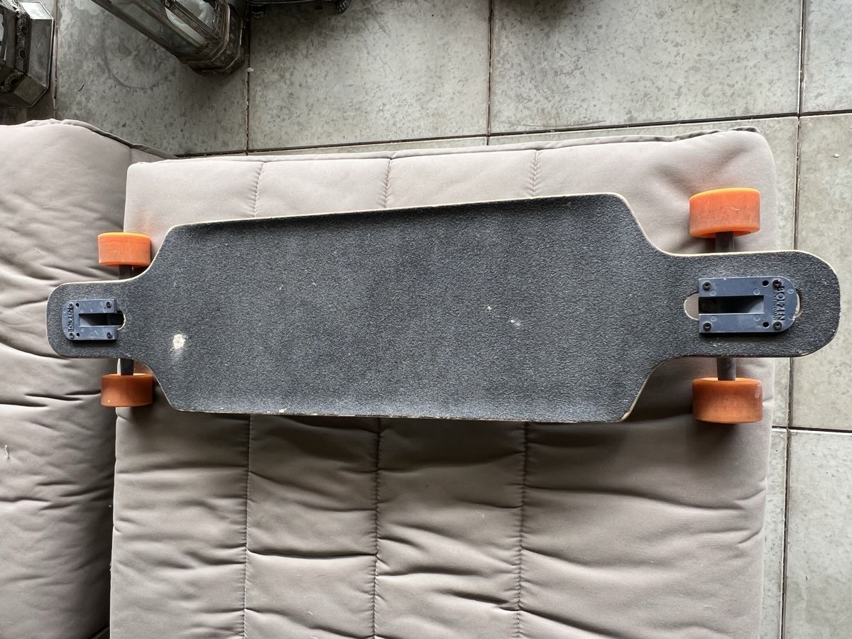 Skateboards: Longboard Skateboard Bolzen&Clutch – Gebraucht aus Herrliberg von kevinvizner