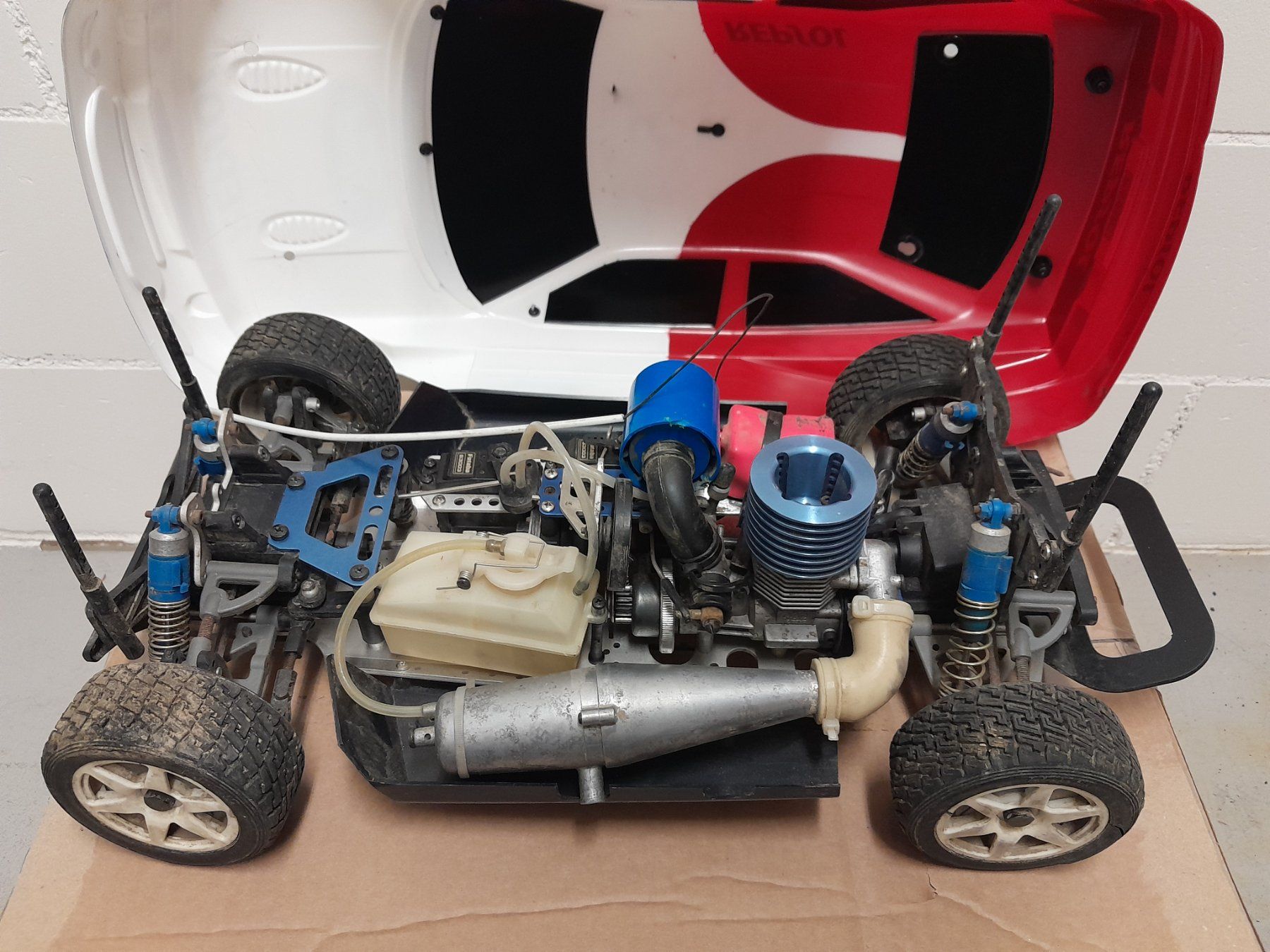 Kyosho RC Modellbau: KYOSHO LANDMAX FORD ESCORT 1:8 – Defekt aus Ebnat-Kappel von MAZUKITURB0 6