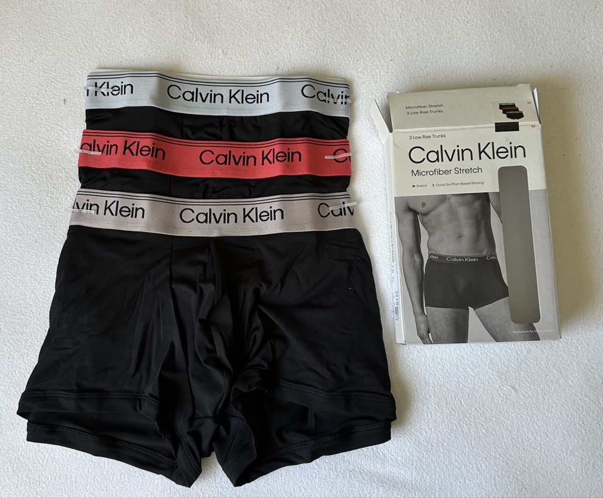 Calvin Klein Pantalons: Calvin klein Shorts Grösse M – Neuf (Voir description) à Maienfeld par tobeyl2020
