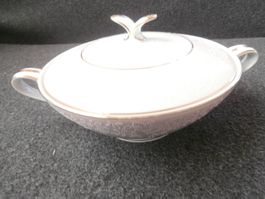 Noritake Porzellan Deckeldose mit Henkel weiss- rosafarben