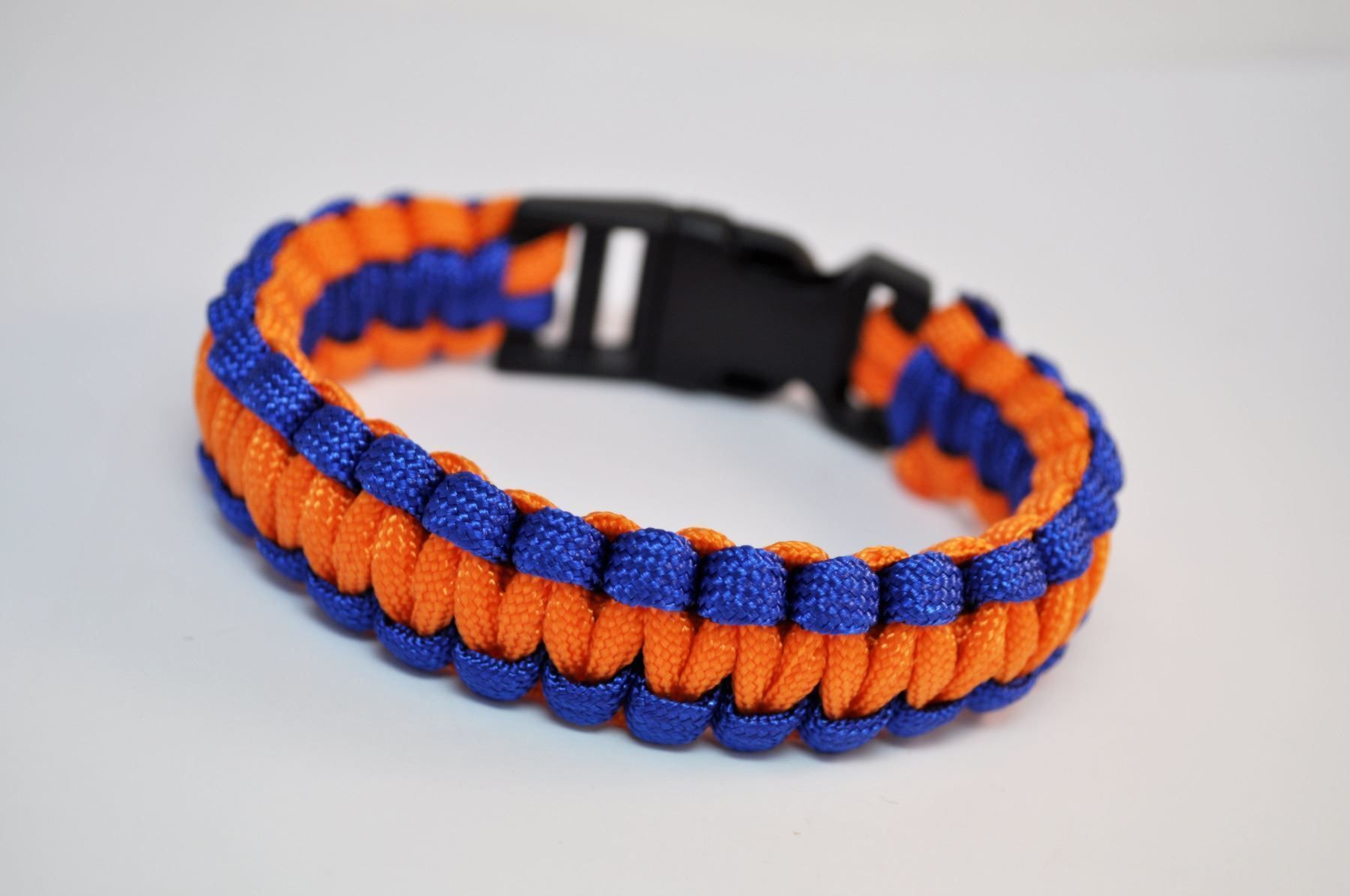 Bracciali & Braccialetti: Paracord Rettungsseil farbig – Nuovo e nell'imballaggio originale da Courlevon venduto da HotSaleandPrice 1