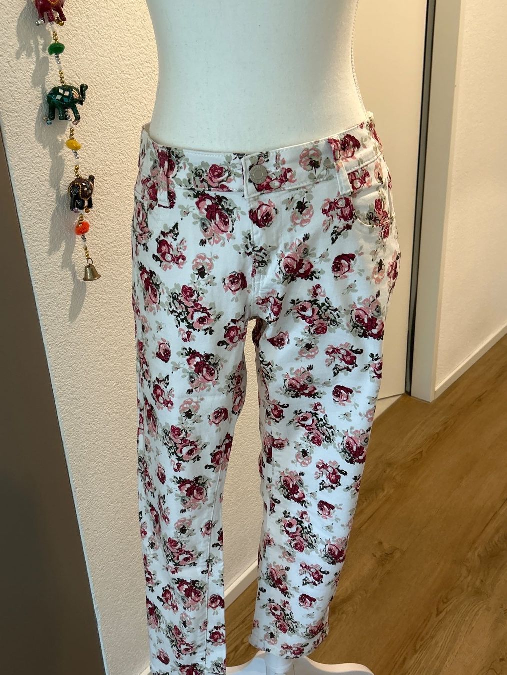 Pantaloni: Hose weiss mit Muster von Multiblu Gr.38 – Usato da Brunnen venduto da Nala2929 3