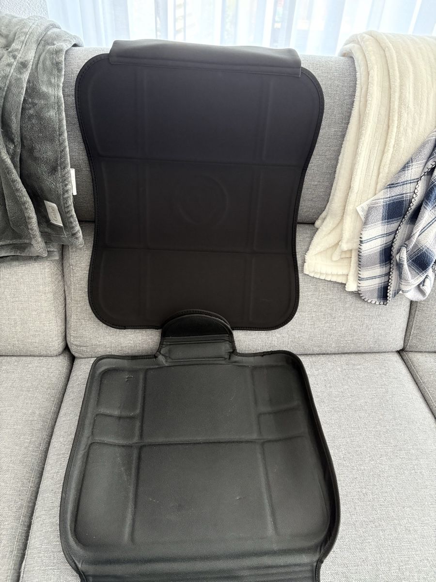 Seggiolini per auto: Car seat protector – Usato da St-Prex venduto da kuz_5plq