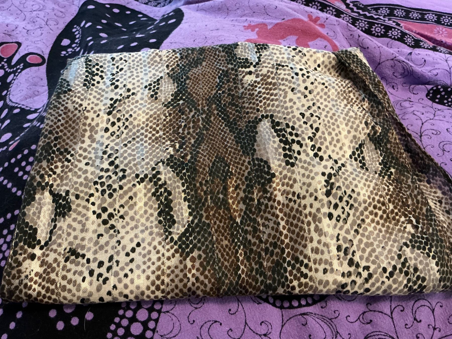 Foulards, Tücher & Schals: Schicker Schal  Schlangenprint Beige Braun Damen – Gebraucht aus Würenlos von sweety5436