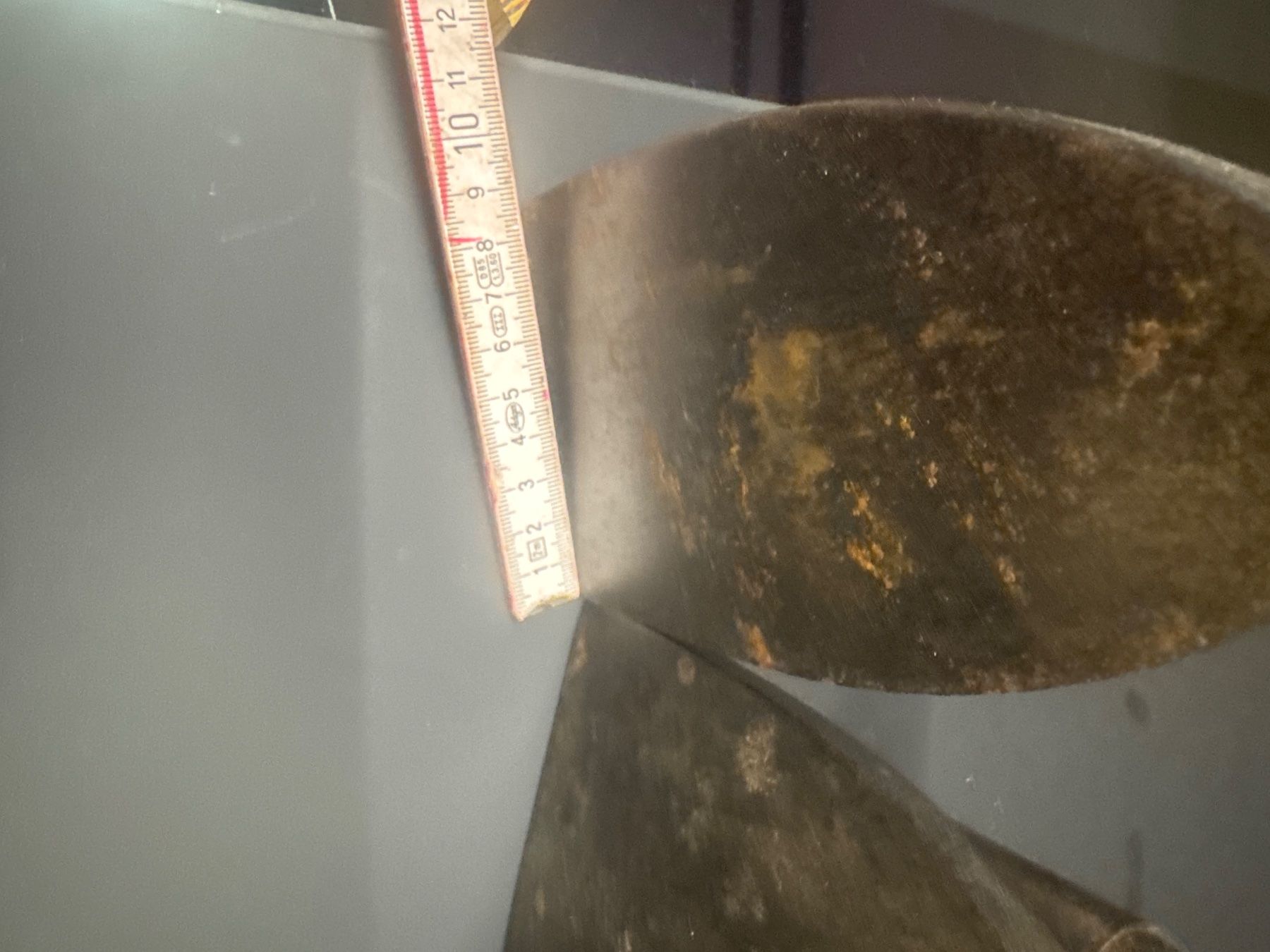 Ferri da stiro: Lot de 4 fer repasser ancien – Usato da Lajoux JU venduto da Briard0 3